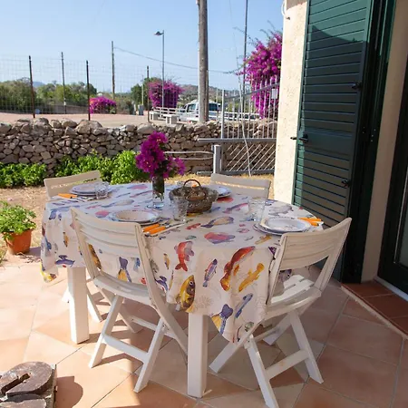 La Pavoncella Marina - Cozy Near Porto Taverna 펜션 *